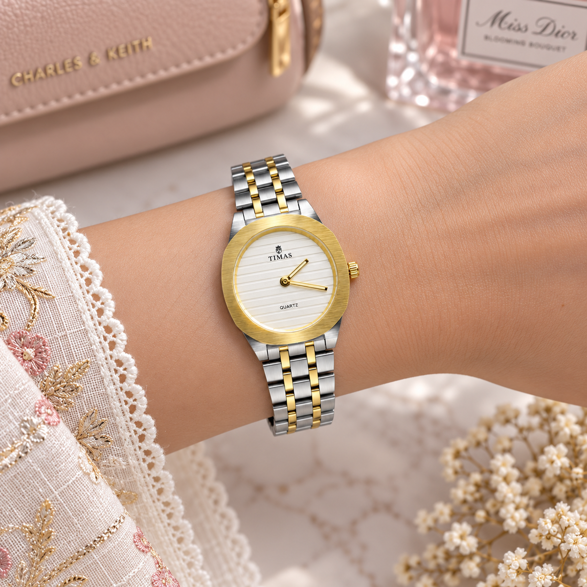 TIMAS Luxury Quartz Ladies Watch with Textured Line Dial & Metallic Chain Bracelet (AWTL-00312)