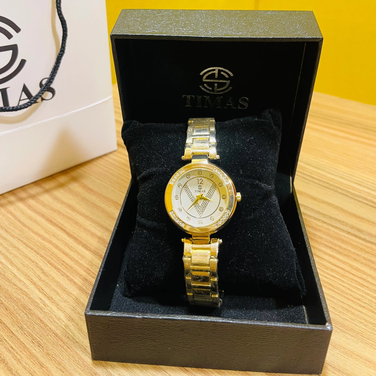 Gold Chain Round Dial Watch